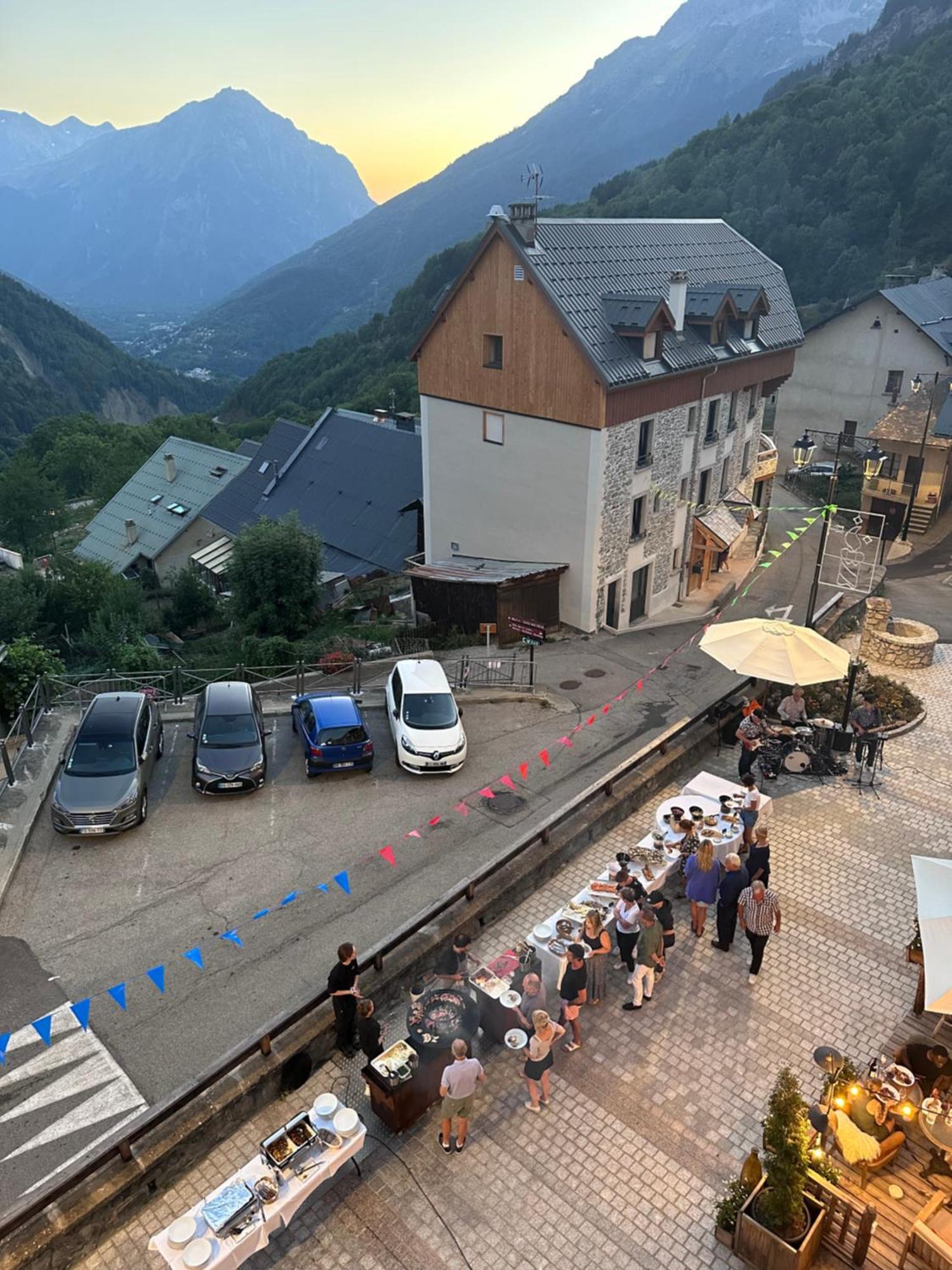Hotel Le V De Vaujany Luaran gambar